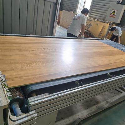 Υψηλής λάμψης UV επίστρωση επιφάνειας από παπούτσια με πιστοποίηση FSC και περιεκτικότητα σε υγρασία 8%-12%