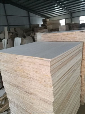 Περιεκτικότητα σε υγρασία 8%-12% FSC πιστοποιημένη επιφάνεια Paulownia για οικολογική κατασκευή