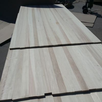 Υπηρεσία μετά την πώληση E1/E0 βαθμίδα Edge Glue Poplar Solid Board για σύγχρονο εσωτερικό ξενοδοχείο
