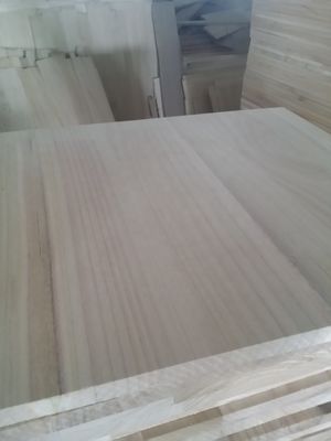 Υπηρεσία μετά την πώληση E1/E0 βαθμίδα Edge Glue Poplar Solid Board για σύγχρονο εσωτερικό ξενοδοχείο