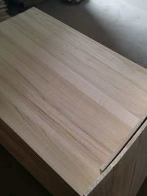 Υπηρεσία μετά την πώληση E1/E0 βαθμίδα Edge Glue Poplar Solid Board για σύγχρονο εσωτερικό ξενοδοχείο