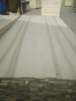 Υπηρεσία μετά την πώληση E1/E0 βαθμίδα Edge Glue Poplar Solid Board για σύγχρονο εσωτερικό ξενοδοχείο
