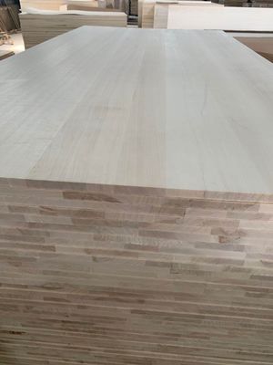 18mm πλακέτα από μαύρο ξύλο για ειδικά σχεδιασμένα πάνελ 100-1220mm πλάτος Populus spp