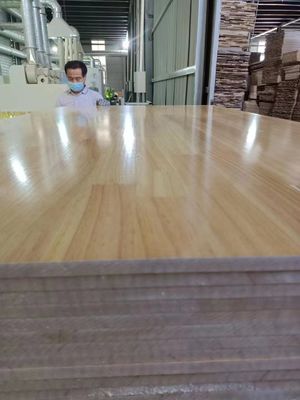 480-510 kg/m3 Πυροσβεστική ξυλεία από πεύκο 18 mm με ακτινοβολία