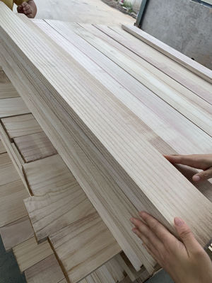 Περιεκτικότητα σε υγρασία 8%-12% Τελειωμένη ξυλεία παυλοβούνιας για συνολική λύση