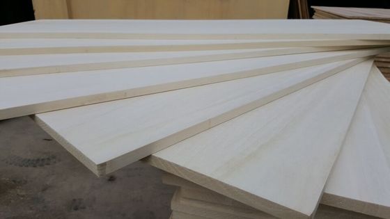 100mm-2440mm μήκος Λευκωμένη επιφάνεια από παππούλα για το καθιστικό Qingfa Φυσικό ξύλο από παππούλα