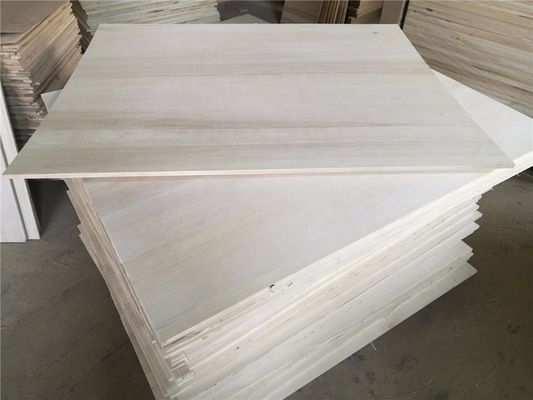 Σύγχρονο σχεδιασμό 2440X1220 Paulownia Solid Wood Lumber Board με 280-310kg/m3