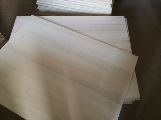 Σύγχρονο σχεδιασμό 2440X1220 Paulownia Solid Wood Lumber Board με 280-310kg/m3