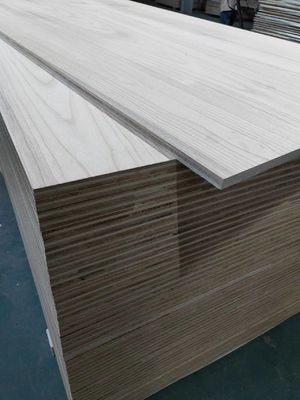 100% πιστοποιημένα από την FSC 3mm-50mm White Oak Veneer Panels με πλακέτα πυρήνα από ξύλο παολοβούνια