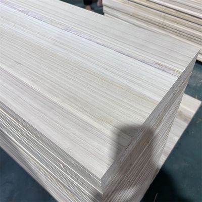 Προσαρμοσμένο μέγεθος Paulownia Solid Lumber ξύλο για το φυσικό ξύλο ή λευκό φινίρισμα