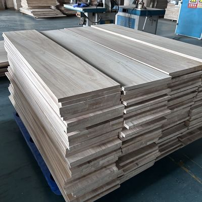 Προσαρμοσμένη πλάκα 2440x1220 ή 1200x600 από στερεό ξύλο με περιεκτικότητα σε υγρασία 8%-12%