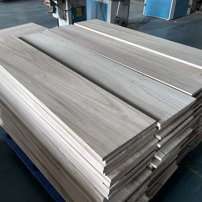 Προσαρμοσμένη πλάκα 2440x1220 ή 1200x600 από στερεό ξύλο με περιεκτικότητα σε υγρασία 8%-12%