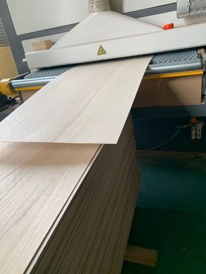 280-300kgs/cbm Πυκνότητα Στερεό Paulownia ξύλο Υπηρεσία μεταπώλησης επιστροφής και αντικατάστασης